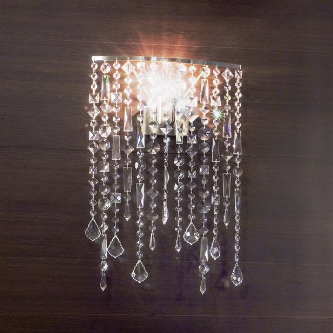 1 Light crystal Wall Sconce in polished chrome finish